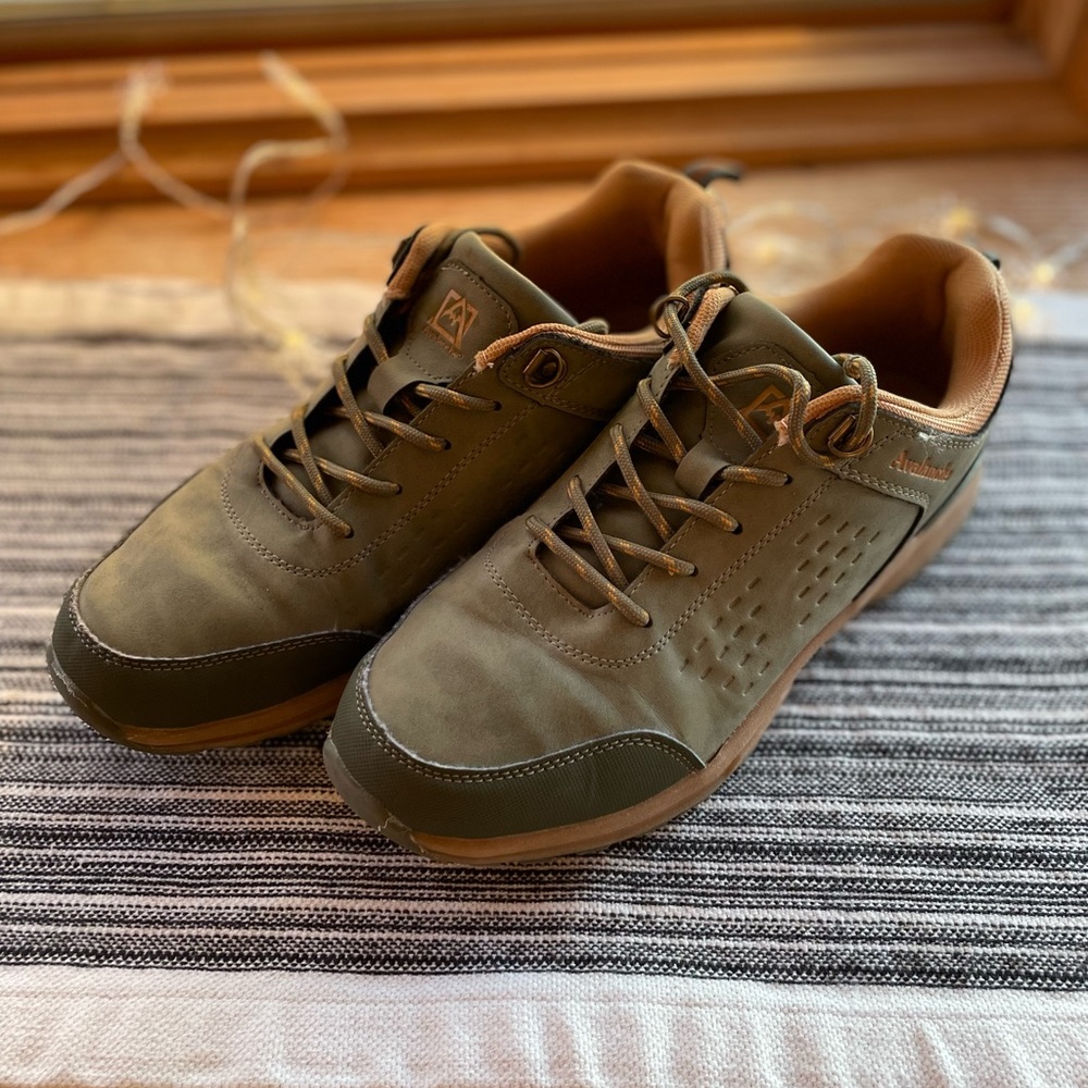 Avalanche Women's Climber Lace Up Sneakers